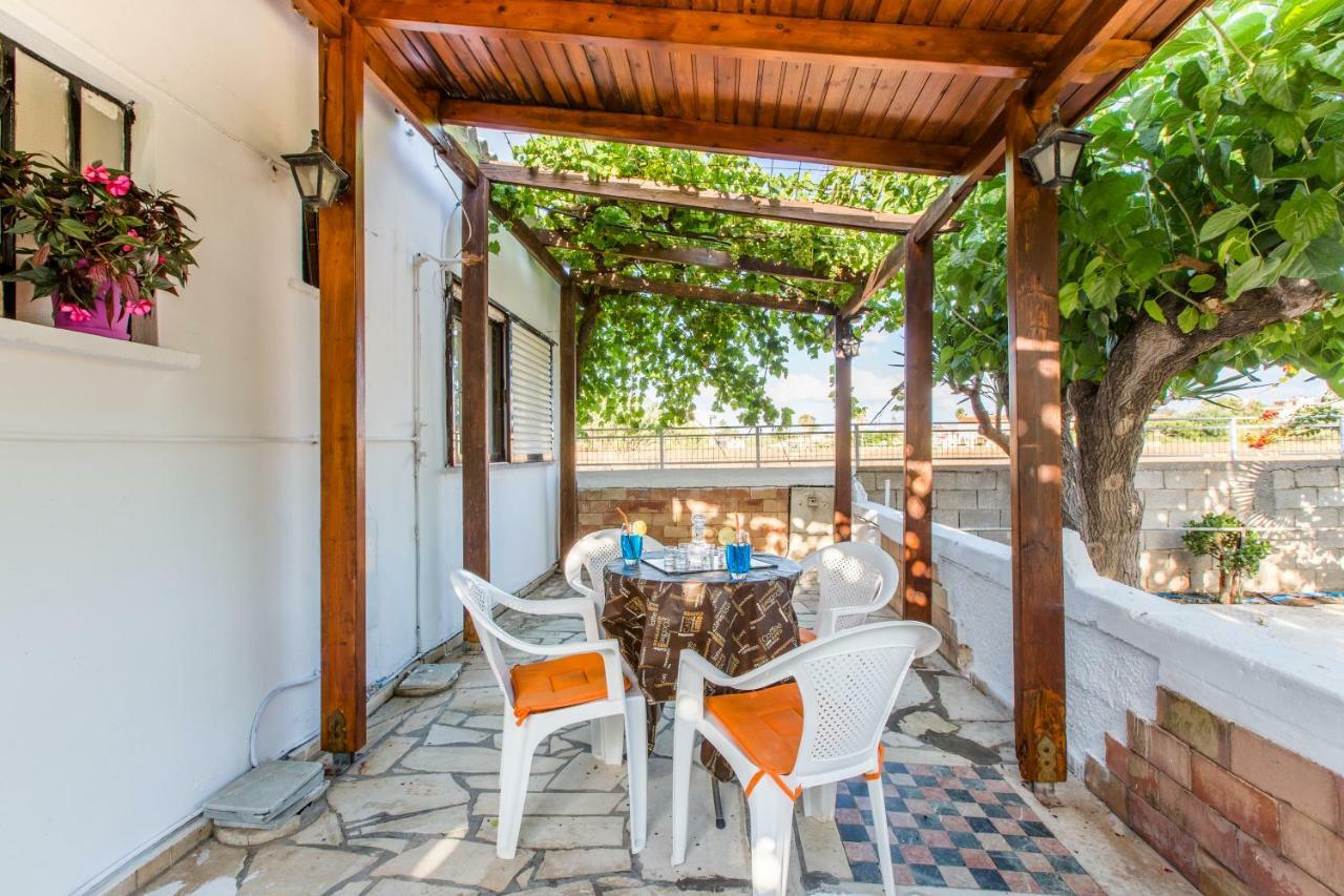 Villa Aadonis Traditional House On The Sea *